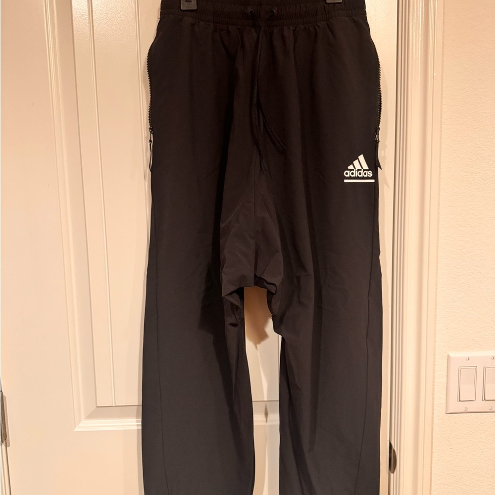 Adidas Z.N.E Women’s Black pants size Small